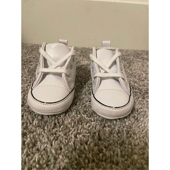 Baby Converse White Faux Leather size 2 - Picture 3 of 6